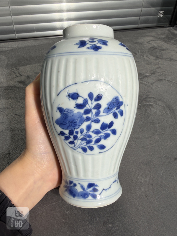 清康熙青花开光花鸟纹模印盖瓶 - 图5